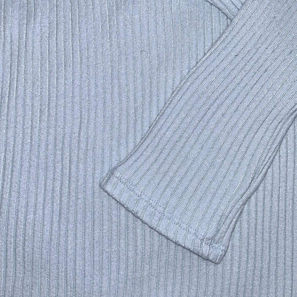 Baby blue American Eagle top S - Picture 2 of 6